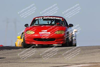 media/Oct-26-2025-CalClub SCCA (Sun) [[8ce1e69566]]/Group 5/Grapevine/